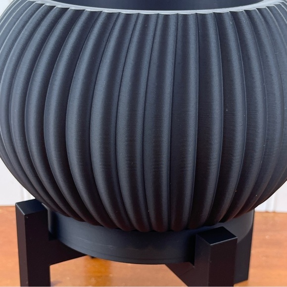 Indoor Planter Pot, The Roni Planter, Houseplants Pot, Black - Picture 5 of 10